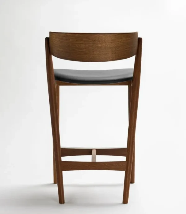 Sibast Sitzgelegenheiten-Barhocker No 7, 65 cm, Räuchereiche – schwarzes Leder
