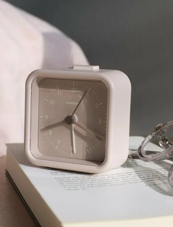 Arne Jacobsen Uhren-Stelton Okiru Wecker, Rosa