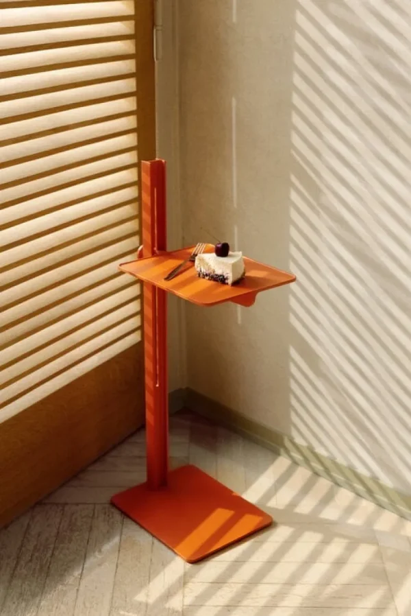 Audo Copenhagen Tische-String Furniture Museum Beistelltisch, Orange
