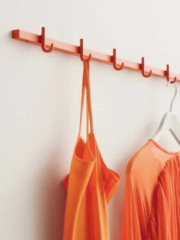 String Furniture Garderoben Und Kleiderbügel^Relief Hakenleiste, mittelgroß, 82 cm, Orange