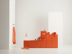 String Furniture Garderoben Und Kleiderbügel^Relief Hakenleiste, mittelgroß, 82 cm, Orange