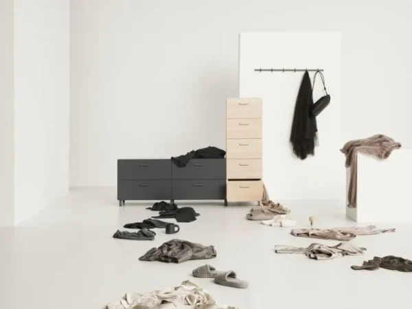 String Furniture Aufbewahrungsmöbel | Aufbewahrungsmöbel^Relief Kommode mit Beinen, niedrig, Grau
