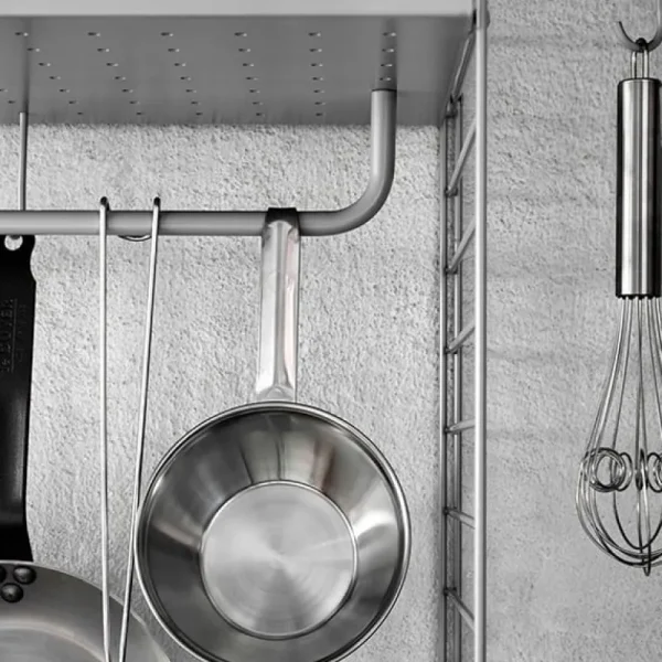 Audo Copenhagen Regale-String Furniture String-Metallstange, 71 cm, weiß