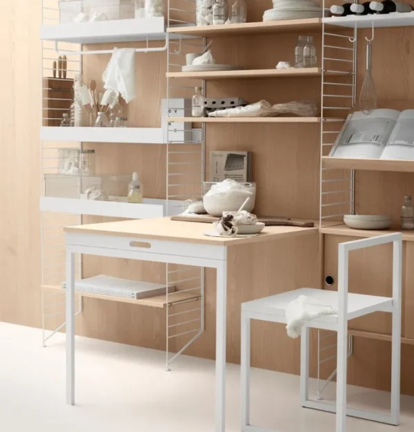 Muuto Regale-String Furniture String-Metallregal, 78 x 30 cm, niedrig, weiß