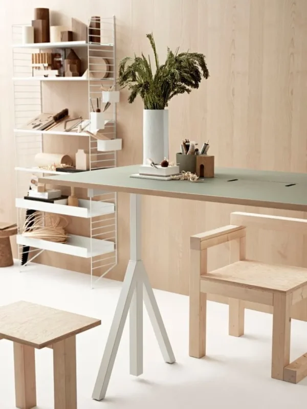 Muuto Regale-String Furniture String-Metallregal, 78 x 30 cm, niedrig, weiß