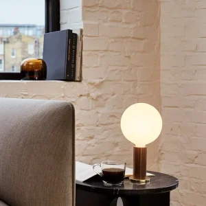 HAY Tischlampen-Tala Knuckle Tischleuchte mit Sphere IV Glühlampe, Walnuss