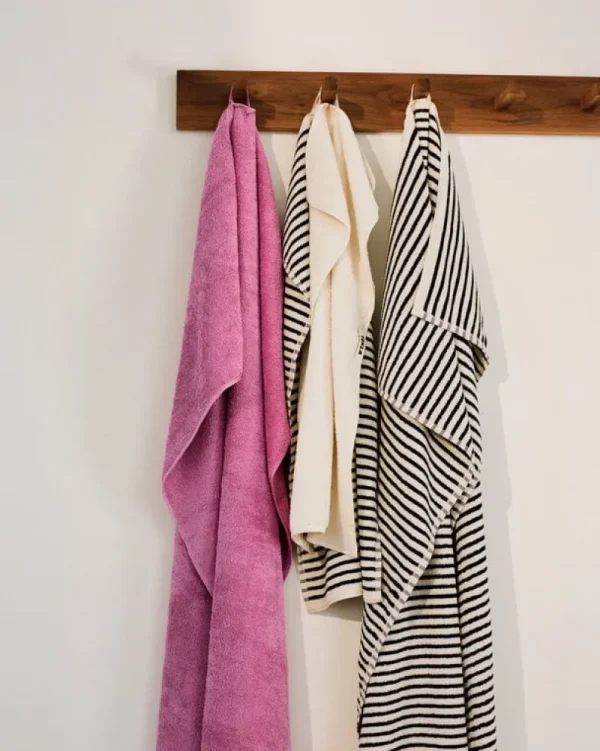 Tekla Badezimmertextilien^Gästehandtuch, Kodiak Stripes