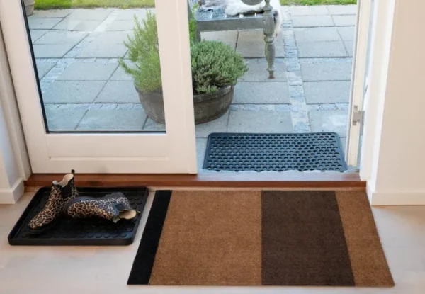 Tica Copenhagen Teppiche Und Läufer^Stripes Horizontal Teppich, 60 x 90 cm, Cognacb. - Dklb. - Schw.