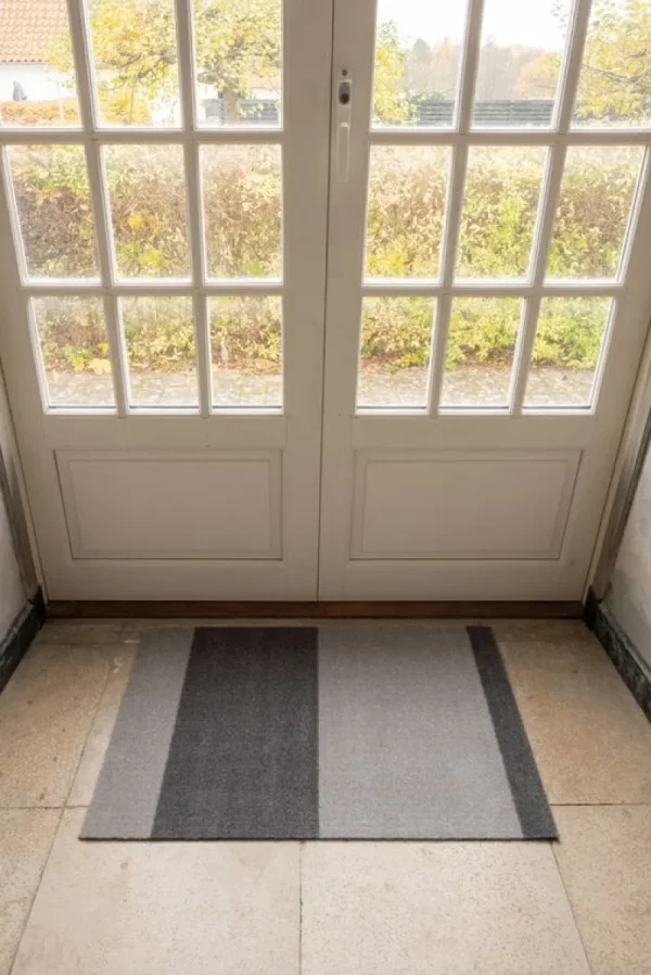 Tica Copenhagen Teppiche Und Läufer^Stripes Matte, 60 x 90 cm, Grau