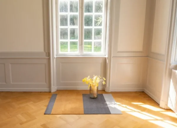 Tica Copenhagen Teppiche Und Läufer^Stripes Matte, 90 x 130 cm, Grau - Senfgelb