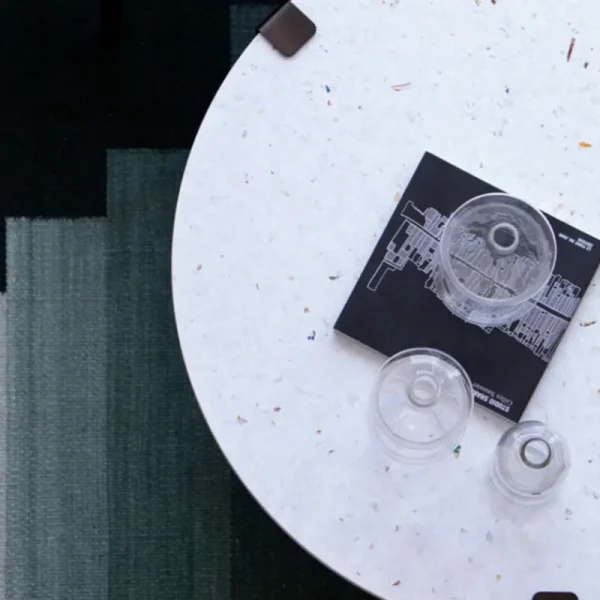Muuto Tische-TIPTOE Venezia Couchtisch, dunkler Stahl