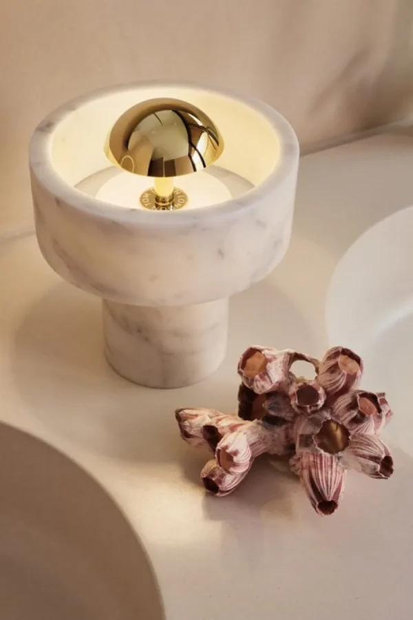 GUBI Tischlampen | Tragbare Lampen-Tom Dixon Stone LED-Tischleuchte, tragbar, weißer Marmor