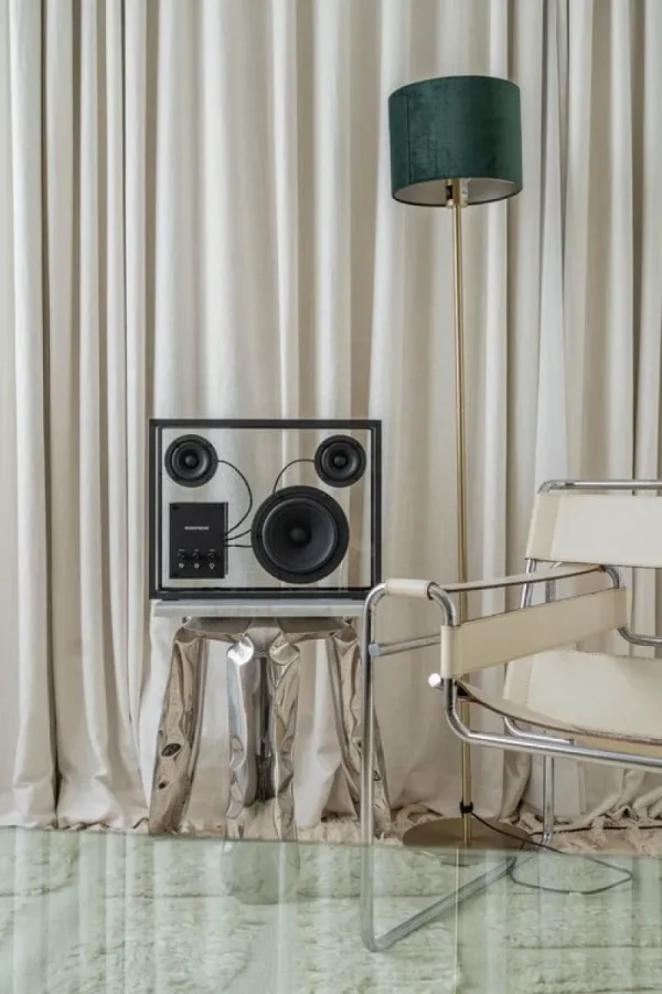 Transparent Unterhaltungselektronik^Speaker, schwarz