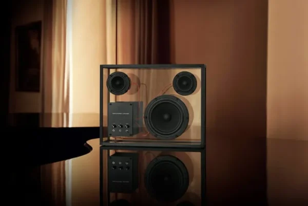 Transparent Unterhaltungselektronik^Speaker, schwarz - rot