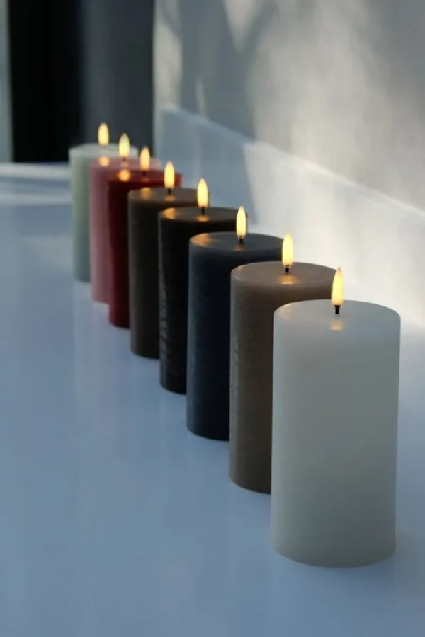 Georg Jensen Kerzen Und Kerzenhalter-Uyuni Lighting LED-Stumpenkerze, 7,8 x 15 cm, rustikale Textur, Nebelblau