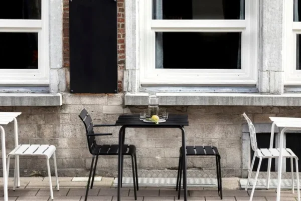 valerie_objects Terrassenmöbel^Aligned Esstisch, 70 x 70 cm, Schwarz