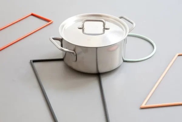 valerie_objects Küchenutensilien^Untersetzer, 4 Stück, lackierter Stahl, mehrere Farben