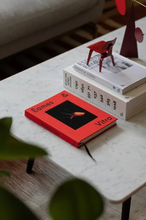 Vitra Design Und Interieur^Eames &