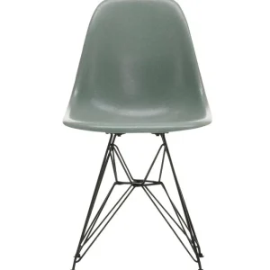 Vitra Sitzgelegenheiten-Eames DSR Fiberglass Chair, meerschaumgrün – schwarz