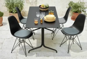 New Works Sitzgelegenheiten-Vitra Eames DSR Stuhl, deep black RE - Basic Dark