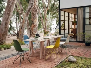 Vitra Terrassenmöbel | Sitzgelegenheiten^Eames DSR Stuhl, sea blue RE - sky blue