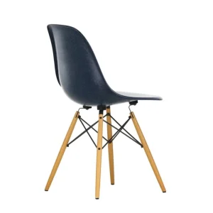 Artek Sitzgelegenheiten-Vitra Eames DSW Fiberglass Chair, marineblau – Ahorn