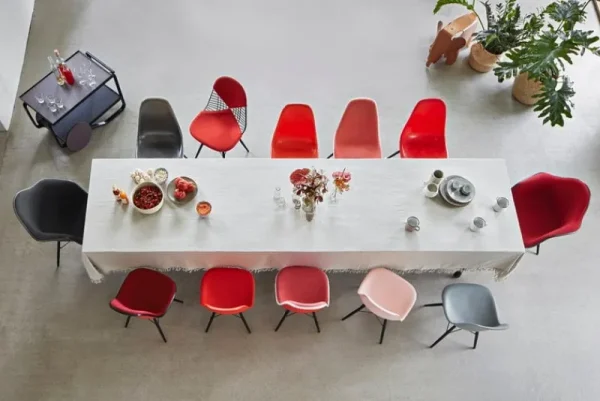 Vitra Sitzgelegenheiten-Eames DSW Fiberglass Stuhl, klassisch rot - Ahorn
