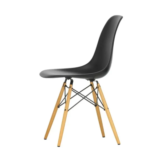 Muuto Sitzgelegenheiten-Vitra Eames DSW Stuhl, deep black RE - Ahorn