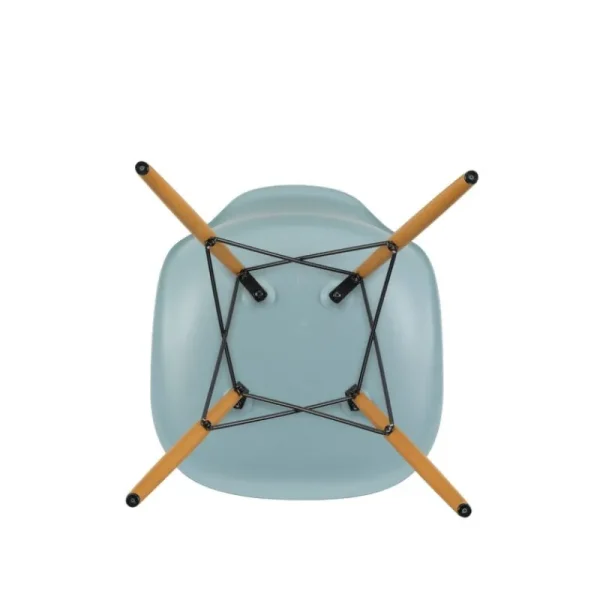 Normann Copenhagen Sitzgelegenheiten-Vitra Eames DSW Stuhl, ice grey RE - Ahorn