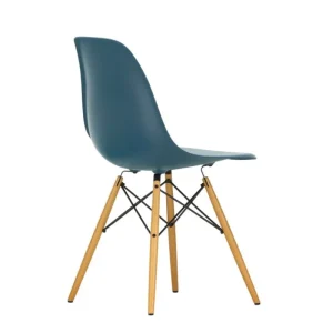 Warm Nordic Sitzgelegenheiten-Vitra Eames DSW Stuhl, sea blue RE - Ahorn