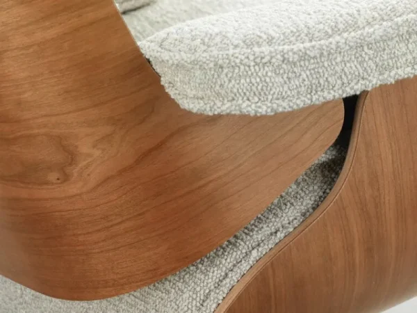 Vitra Sitzgelegenheiten-Eames Lounge Chair, neue Größe, amer. Kirsche - Nubia Creme/Sand
