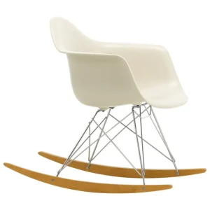 FDB Mu00f8bler Sitzgelegenheiten-Vitra Eames RAR Schaukelstuhl, Pebble RE - Chrom - Ahorn