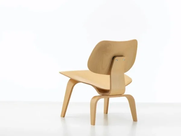 Vitra Sitzgelegenheiten-Loungesessel Plywood Group LCW, Esche