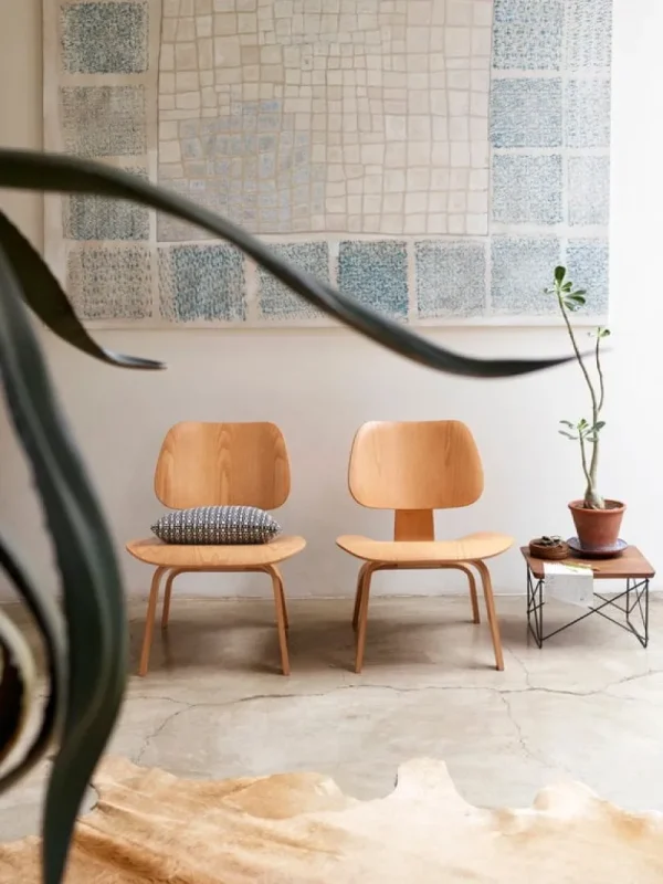 Vitra Sitzgelegenheiten-Loungesessel Plywood Group LCW, Esche