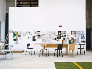 FDB Mu00f8bler Sitzgelegenheiten-Vitra Moca Stuhl, Eiche dunkel gebeizt – Basic Dark