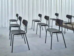 FDB Mu00f8bler Sitzgelegenheiten-Vitra Moca Stuhl, Eiche dunkel gebeizt – Basic Dark
