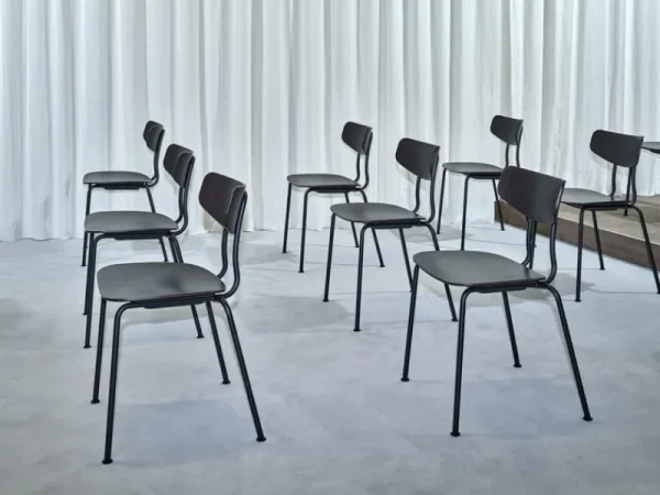 FDB Mu00f8bler Sitzgelegenheiten-Vitra Moca Stuhl, Eiche dunkel gebeizt – Basic Dark