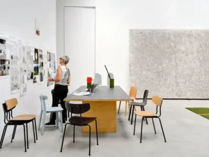 FDB Mu00f8bler Sitzgelegenheiten-Vitra Moca Stuhl, Eiche dunkel gebeizt – Basic Dark