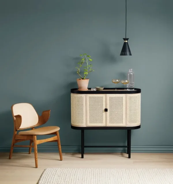 Audo Copenhagen Aufbewahrungsmöbel-Warm Nordic Be My Guest Barschrank, Wiener Geflecht
