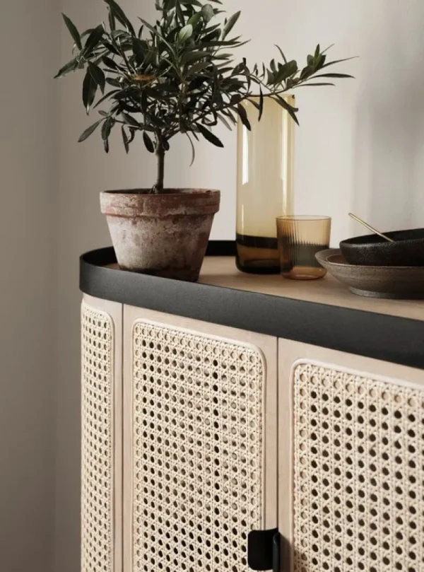 Audo Copenhagen Aufbewahrungsmöbel-Warm Nordic Be My Guest Barschrank, Wiener Geflecht