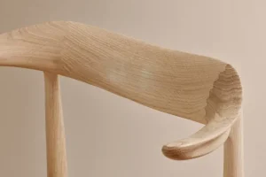 Knoll Sitzgelegenheiten-Warm Nordic Stuhl Cow Horn, Eiche geölt – anthrazit