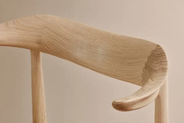 Ariake Sitzgelegenheiten-Warm Nordic Stuhl Cow Horn, Eiche geölt – vanille