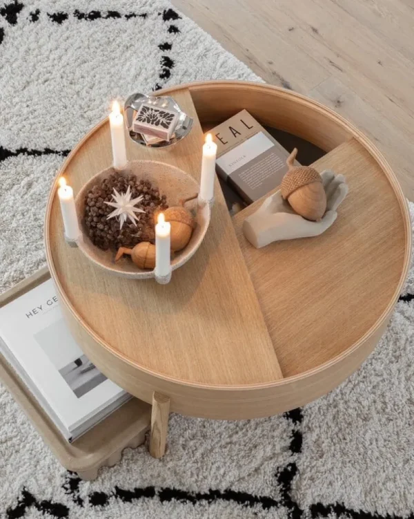 Viccarbe Tische-Woud Arc Couchtisch, 66 cm, Eiche weiß pigmentiert