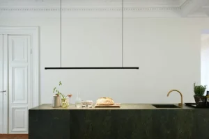 Audo Copenhagen Deckenleuchten-Wästberg w181 Linier Pendelleuchte, 3000 K, dimmbar, Schwarz