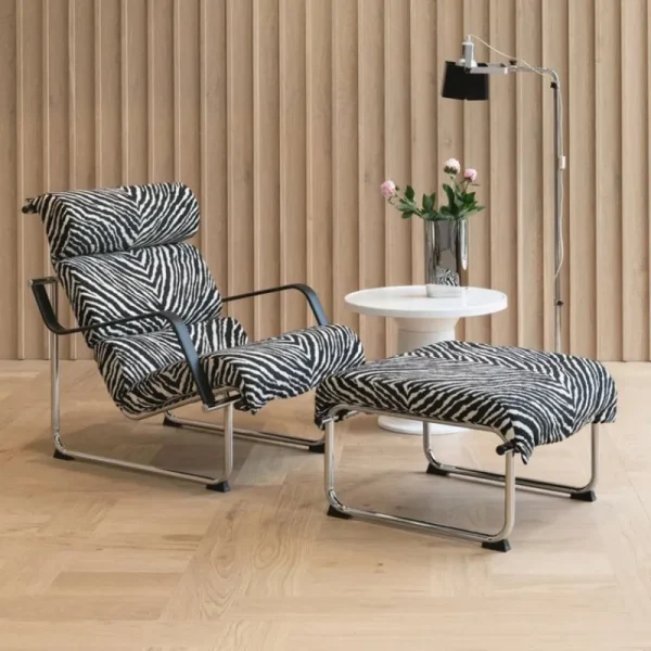 Yrju00f6 Kukkapuro Sitzgelegenheiten-Yrjö Kukkapuro Remmi Polsterhocker, Chrom – Artek Zebra